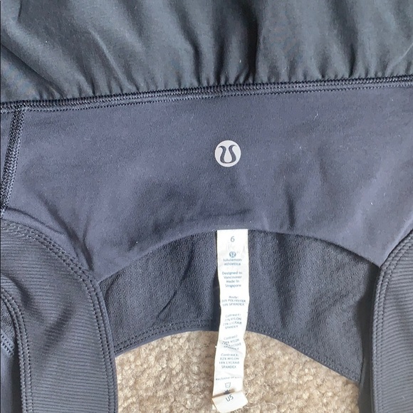 Lululemon Black Scoop Neck Tank Top - Picture 3 of 3